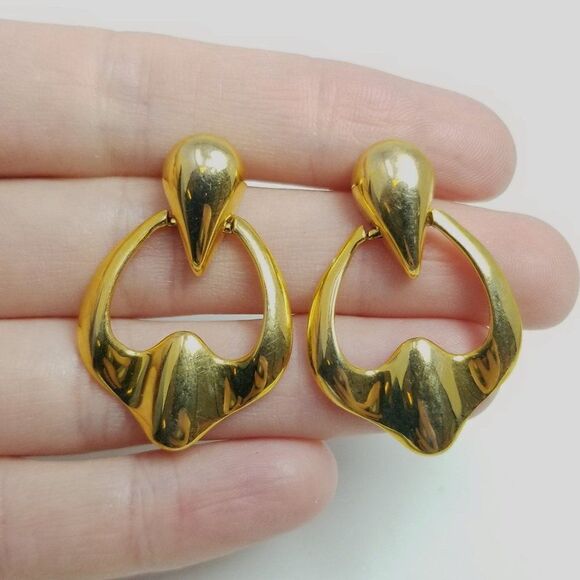 Vintage Gold Tone Door Knocker Style Stud Dangle Earrings, Classic Retro Design - Picture 6 of 7